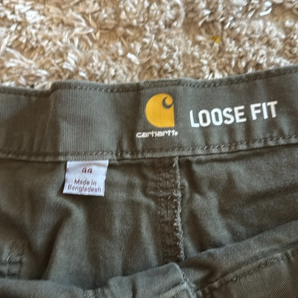 🍍Carhartt loose fit shorts🍍SZ 44🍍8” inseam 🍍9” rise🍍